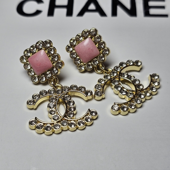 <AUTH> Chanel Pink and Gold Sparkle Dangle Earrings NEW - Picture 1 of 7